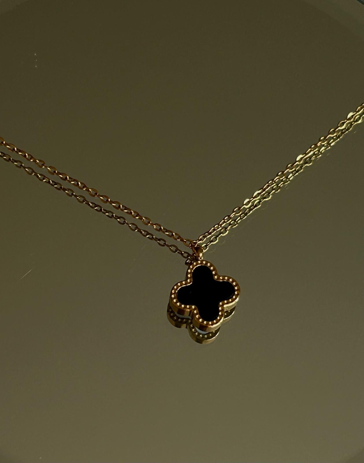 ČETRLAPU ĀBOLIŅA CLOVER KAKLAROTA ( 2in1 krāsa balta / melna )
