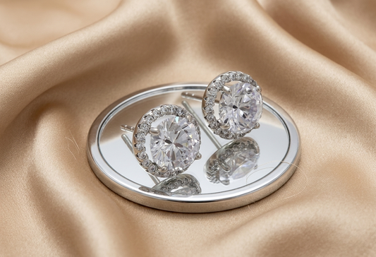 ,,MIRDZUMS,, Apsudraboti LUX nagliņauskari